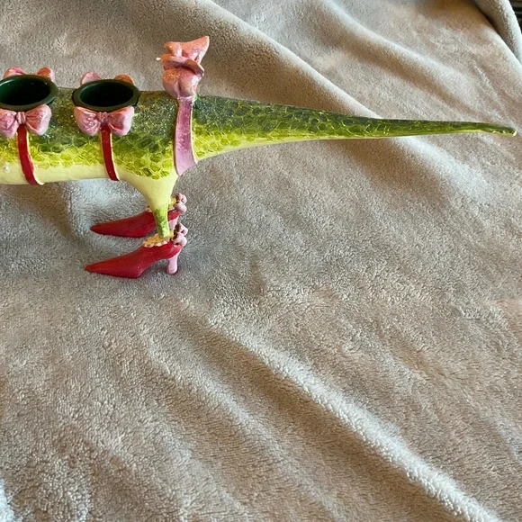 Patience Brewster Christmas Krinkles Alligator Candle Holder for Dept. 56 - Picture 6 of 13